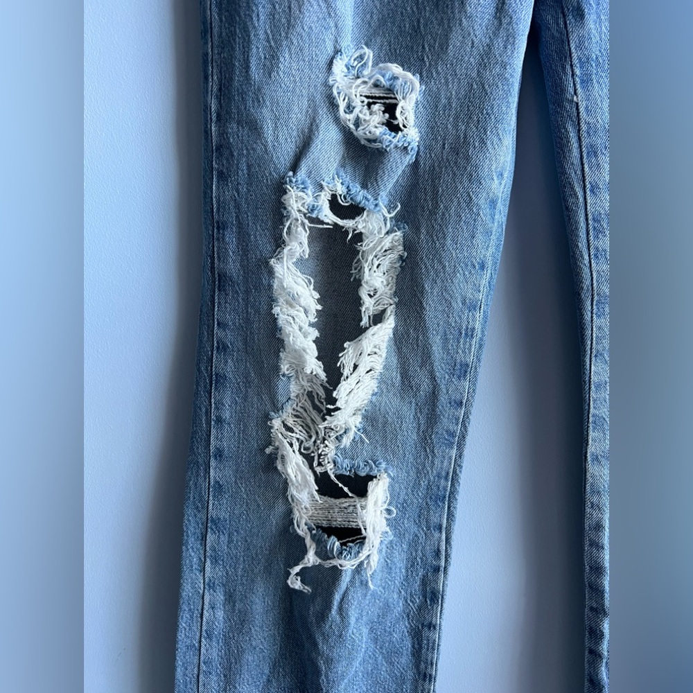 Guess Women’s Button Fly High Rise Jeans - Picture 3 of 8